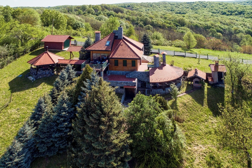 Venari Hunting Lodge